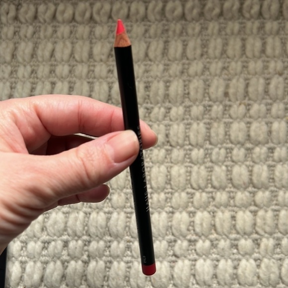 ⭐️haus LABORATORIES By Lady Gaga: RIP LIP LINER in Strip⭐️ - Picture 6 of 6